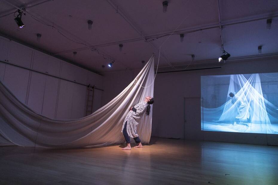 The Building Show by Cathy Weis; Performer: Maura Donahue. Photo: Richard Termine (Fall 2016)